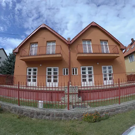 Pensión Barátság Ház Alsóörs