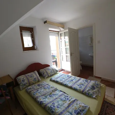 Barátság Ház Pensión *