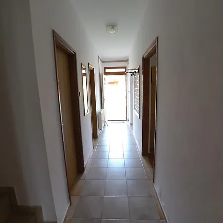 Barátság Ház Pensión Alsóörs