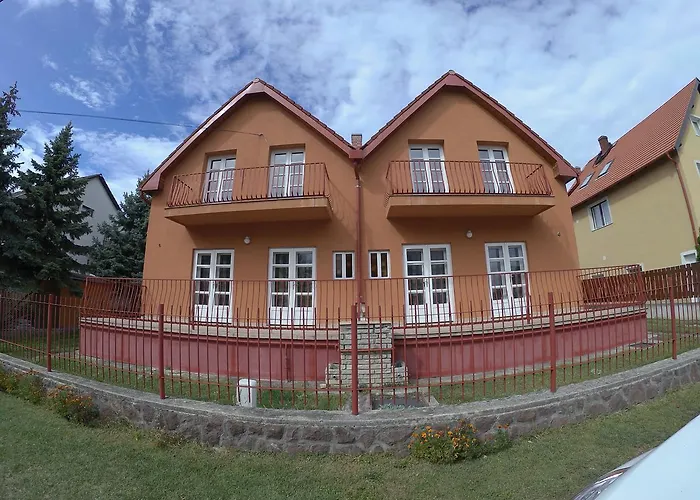 Pensiune Baratsag Haz Alsóörs